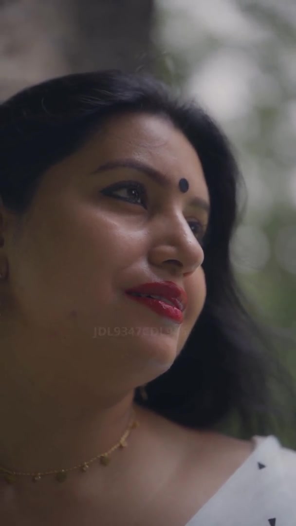 Maya The Doe Eyed Gurl Exclusive White Saree Orgasmic