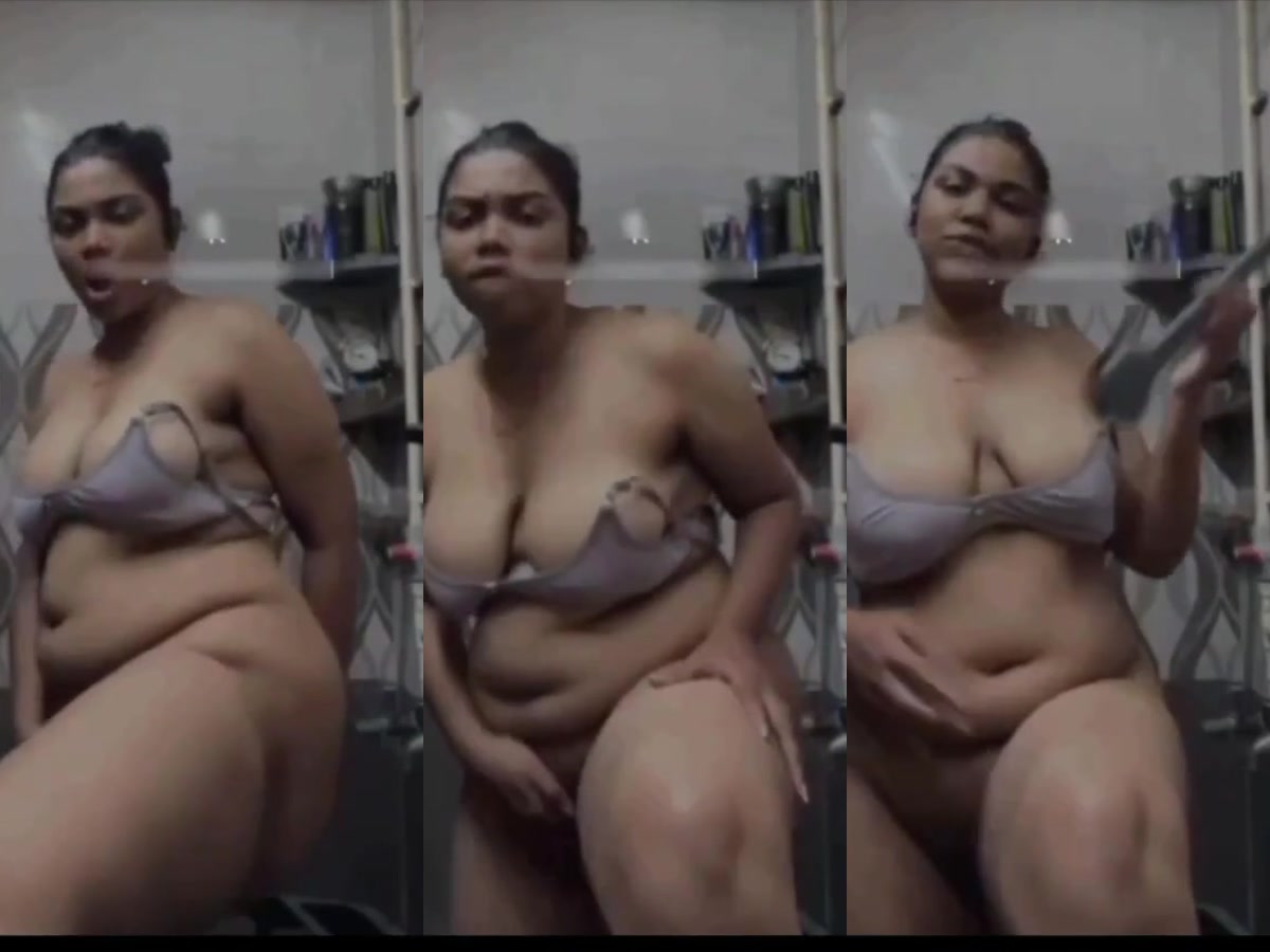 Big ass mallu bathroom Fun